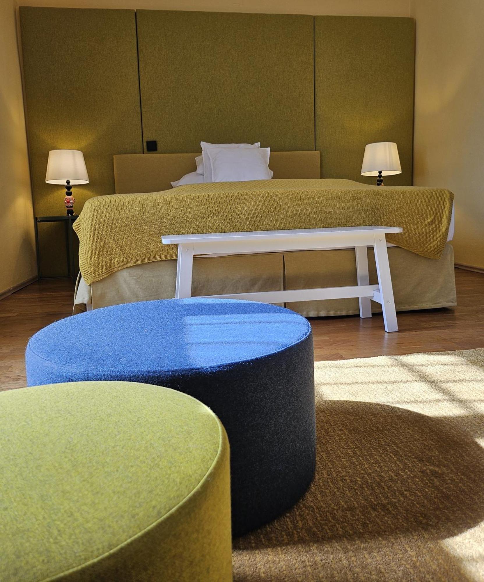 Yellow Flat By Grazrentals With Location & Free Parking *
